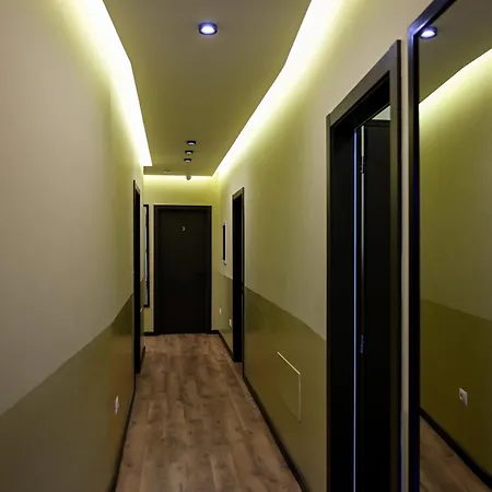 Kuta's 5 Apartment
